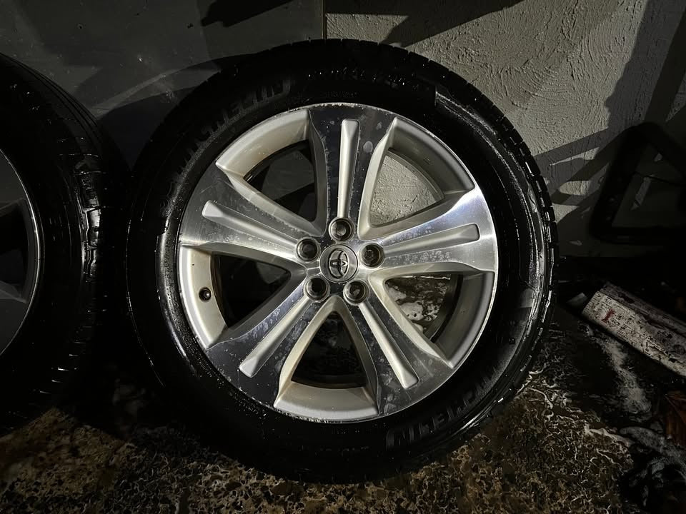 Toyota Kluger 19” Alloy Wheels with Michellin Tyres