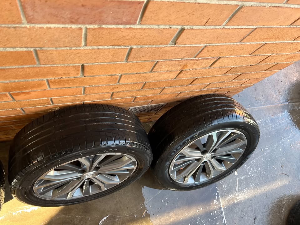 Peugeot 4008 18" Alloy Wheels with Tyres