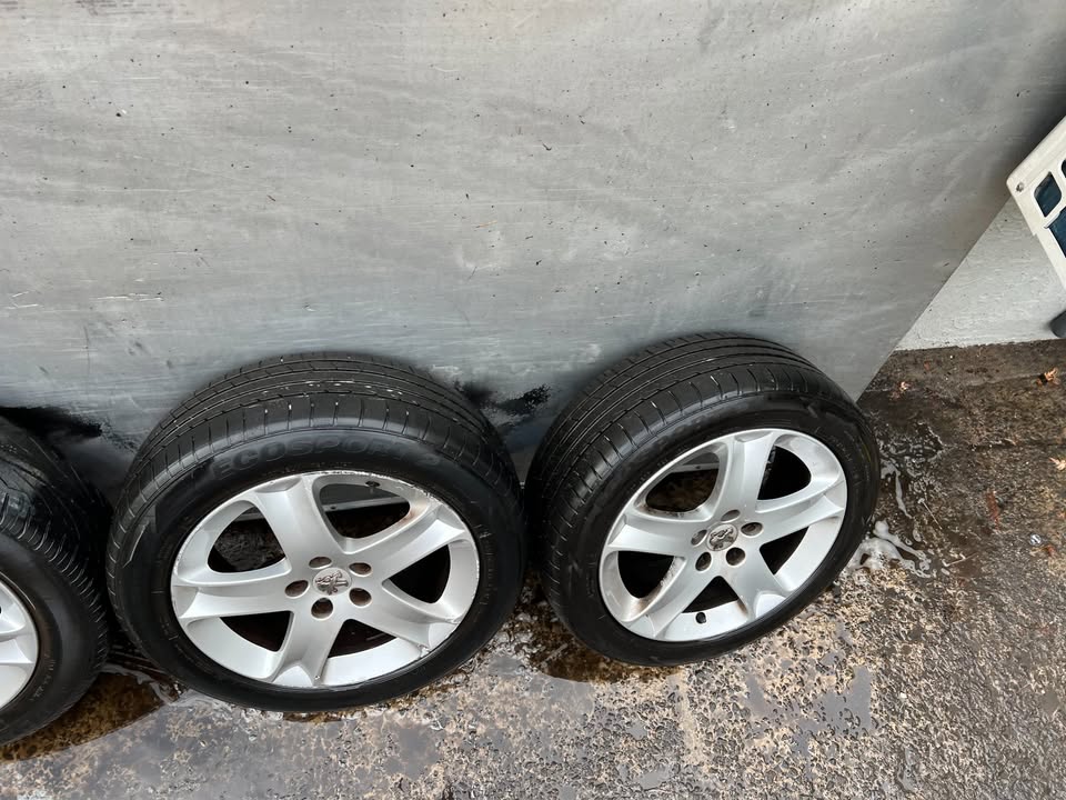Peugeot 17" Alloy Wheels with Tyres Set of 5