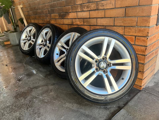 Holden Commodore SS/SV6 18" Alloy Wheels with Tyres