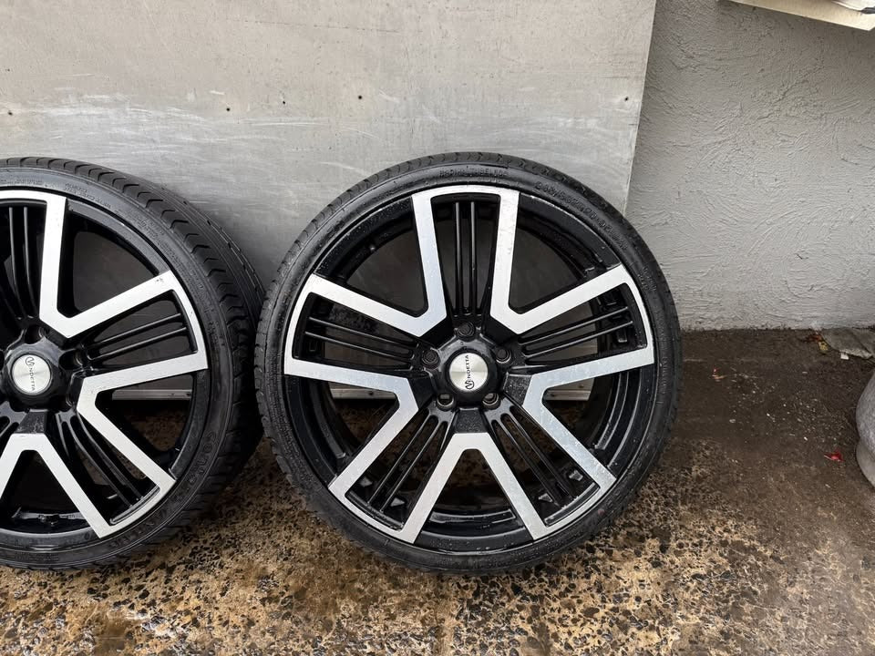 Vendetta 20" Alloy Wheels with Excellent Tyres