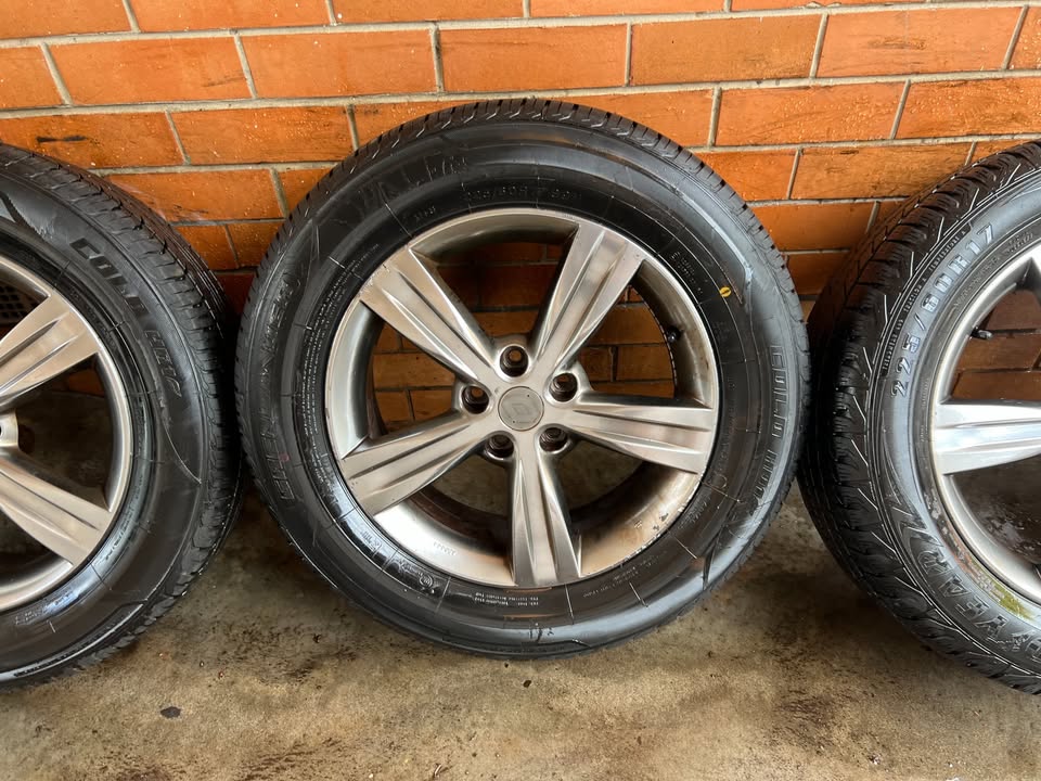 Renault Koleos 17" Alloy Wheels with Excellent Tyres