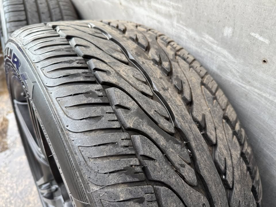 Mercedes Benz AMG 20" Alloy Wheels with Excellent Tyres