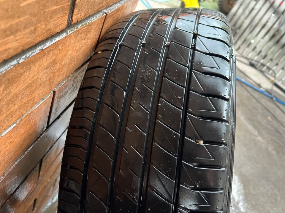 Kia Sportage 18" Alloy Wheels with Excellent Tyres