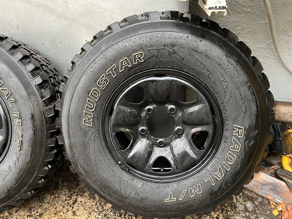 Toyota Landcruiser 100 Series Steel Rims with Mud Tyres
