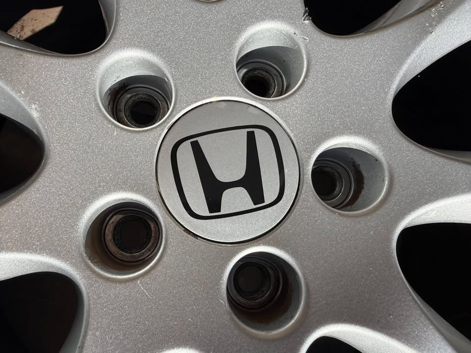 Honda Accord 17” Alloy Wheels with Like New Tyres Set of 5