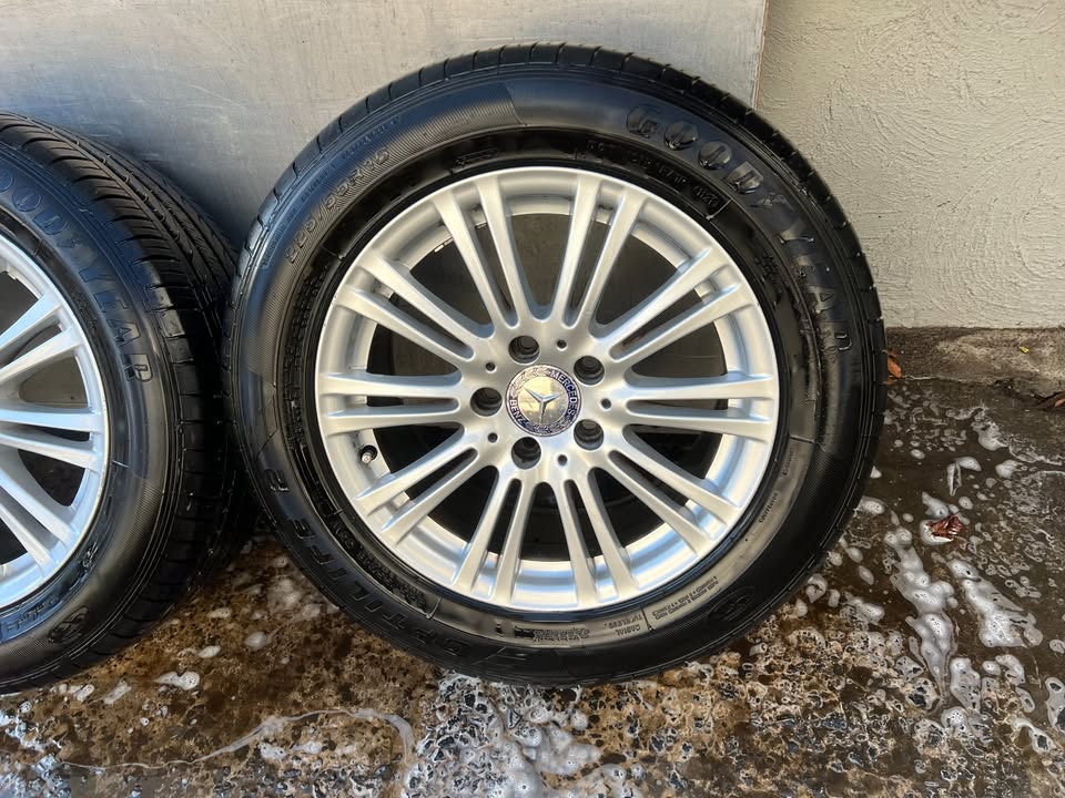 Mercedes Benz 16" Alloy Wheels with Good Tyres