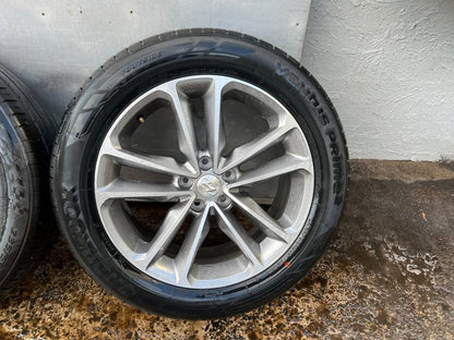 Hyundai Sante Fe 19” Alloy Wheels with Good Tyres