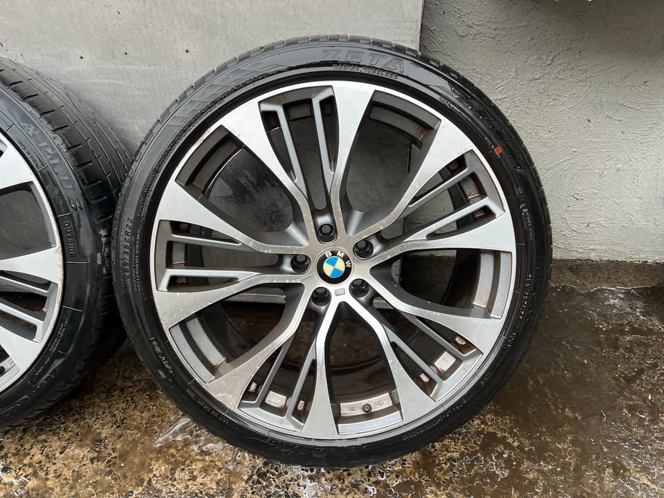 BMW X5 22" Alloy Wheels with Tyres
