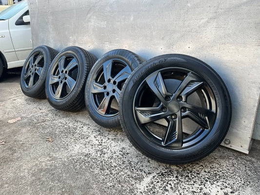 Honda Civic/Accord 17" Alloy Wheels with Good Tyres