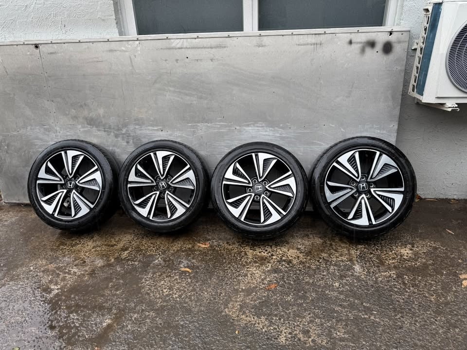 Honda Civic/Accord/HRV 17" Alloy Wheels with Tyres