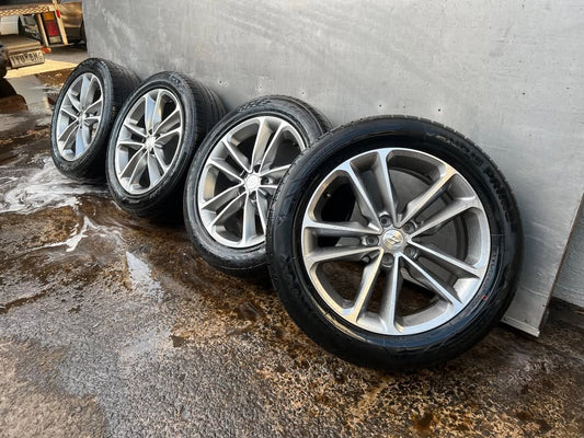 Hyundai Sante Fe 19” Alloy Wheels with Good Tyres