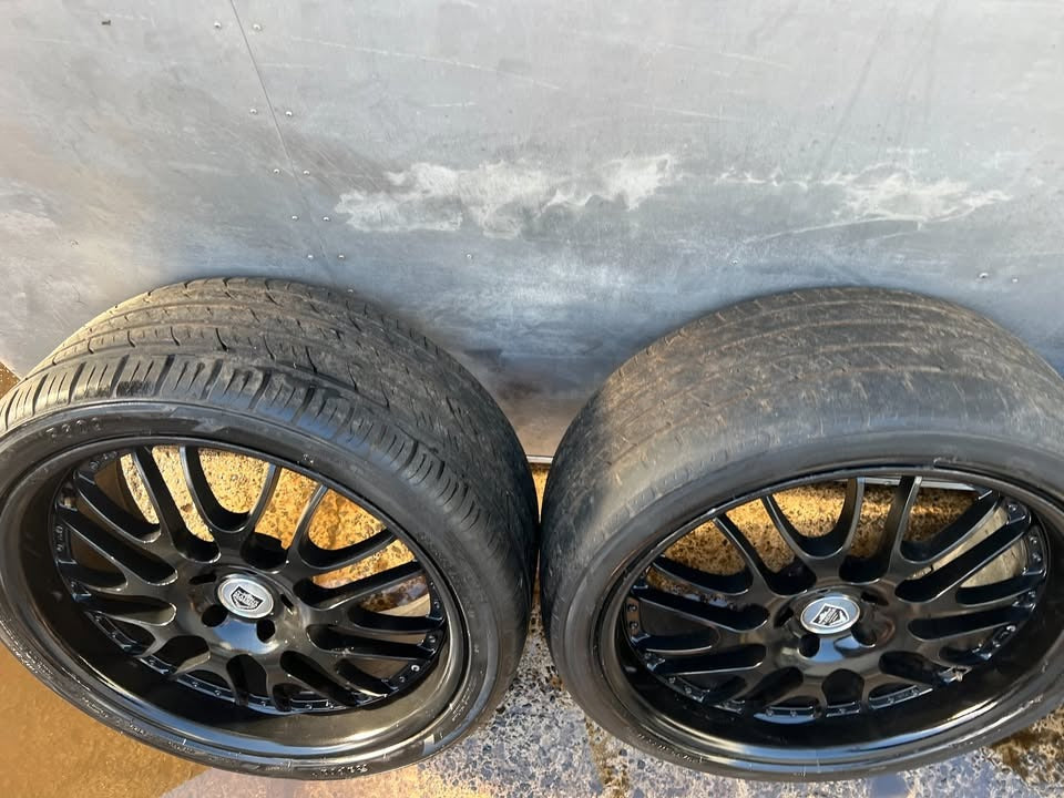 Madina Forged 22” Alloy Wheels with Good Tyres