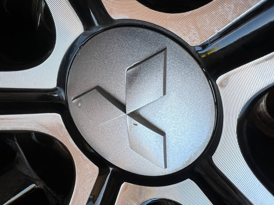 Mitsubishi Outlander 18" Alloy Wheels with Good Tyres