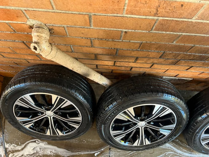 Mitsubishi Outlander 18" Alloy Wheels with Good Tyres