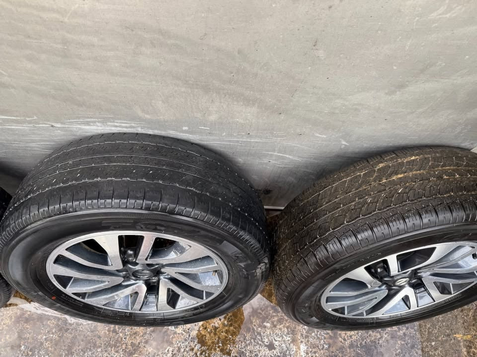 Nissan Navara NP300 18" Alloy Wheels with Tyres
