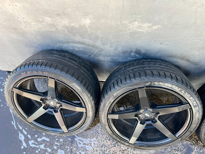 Savini Black Staggered 19" Alloy Wheels with Tyres