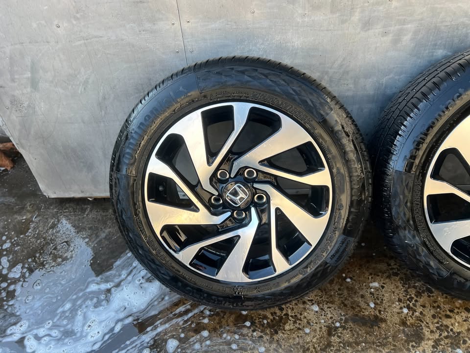 Honda Civic 16" Alloy Wheels with Tyres