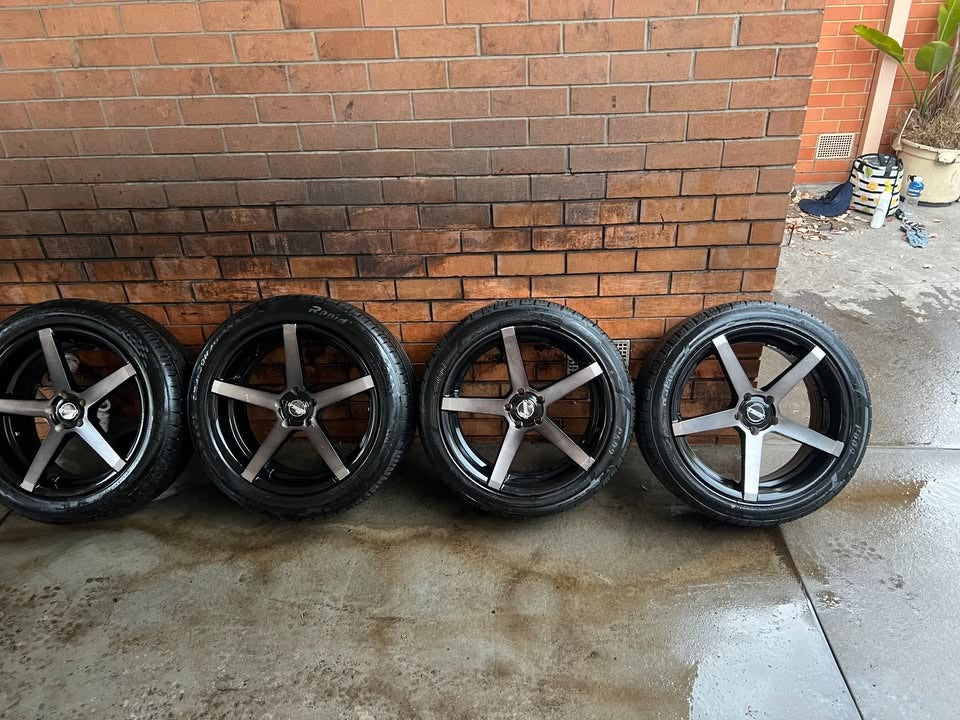 Hussla 20” 5 Spoke Alloy Wheels with Excellent Tyres