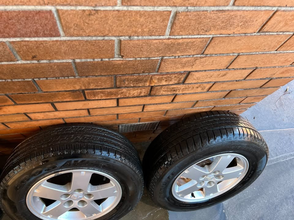 Mitsubishi Outlander 16" Alloy Wheels with Good Tyres