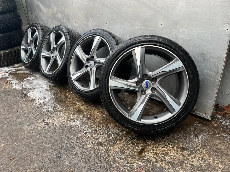 Volvo 18” Alloy Wheels with Good Tyres
