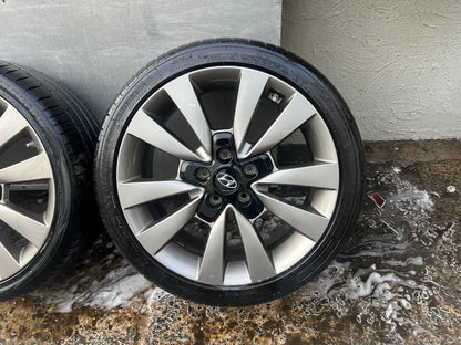 Hyundai 18" Alloy Wheels with Tyres