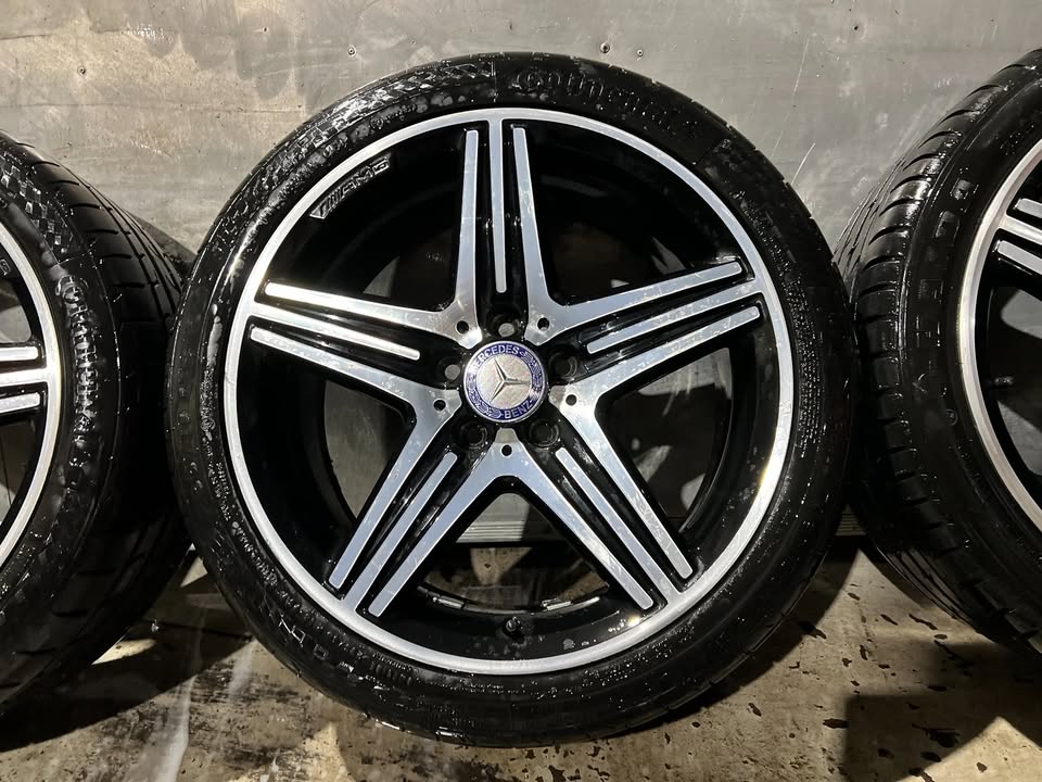 Mercedes AMG 18" Alloy Wheels with Excellent Tyres