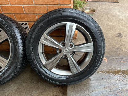 Renault Koleos 17" Alloy Wheels with Excellent Tyres