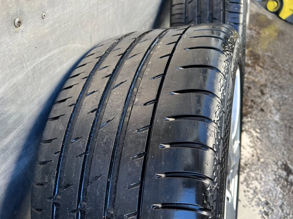Mercedes Benz 18" Alloy Wheels with Excellent Tyres
