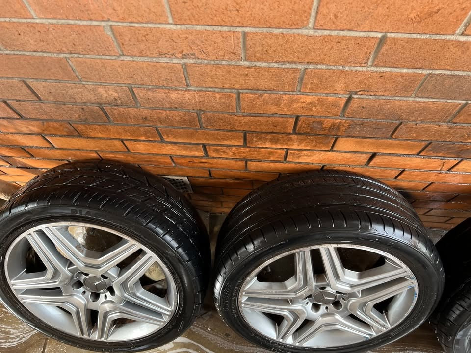 Mercedes Benz ML350 20" Alloy Wheels with Tyres
