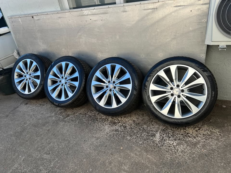 Mercedes Benz GLE 20" Alloy Wheels with Excellent Tyres