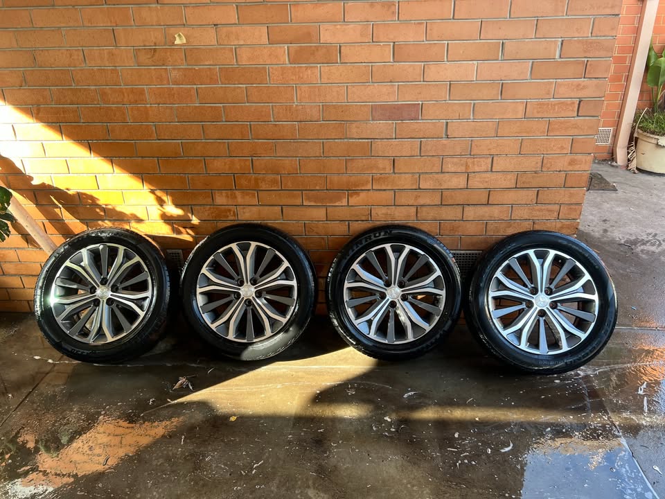 Peugeot 4008 18" Alloy Wheels with Tyres