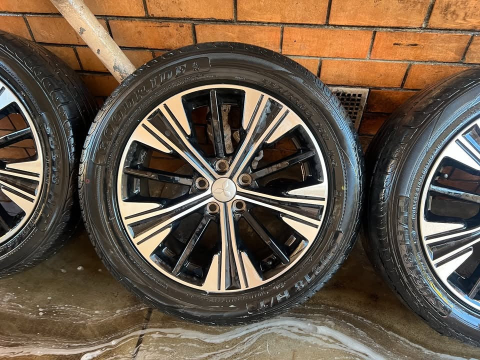 Mitsubishi Outlander 18" Alloy Wheels with Good Tyres