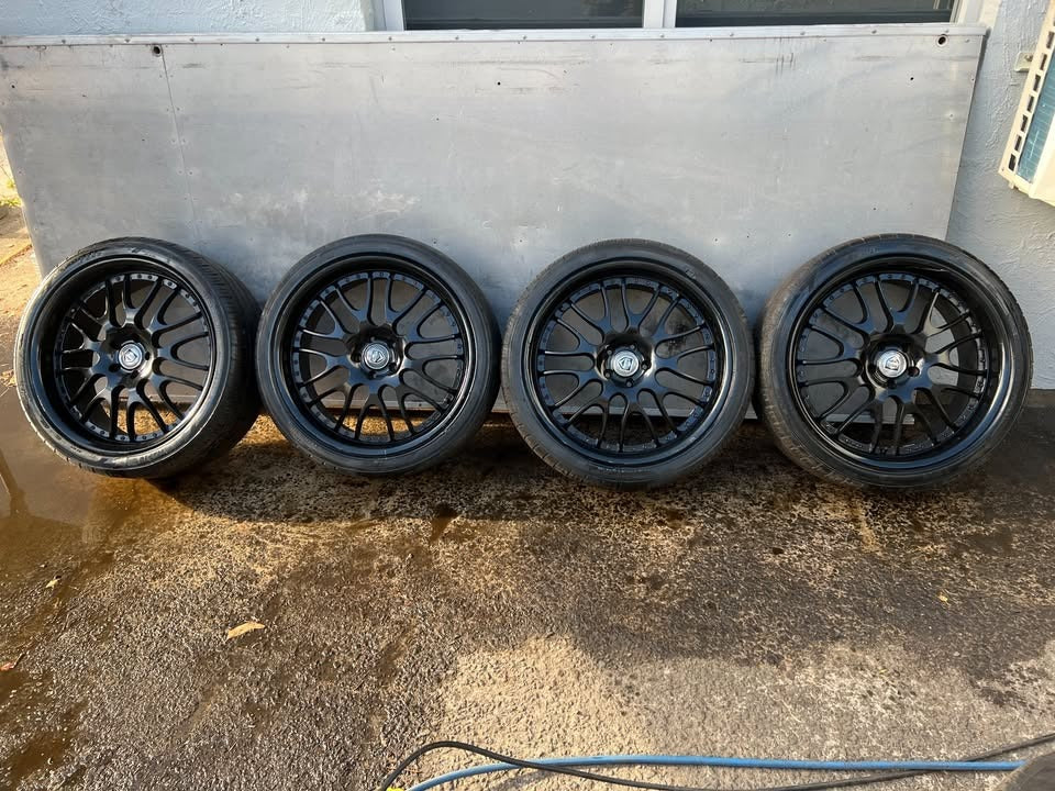 Madina Forged 22” Alloy Wheels with Good Tyres
