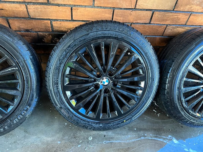 BMW Black 17” Alloy Wheels with Excellent Tyres