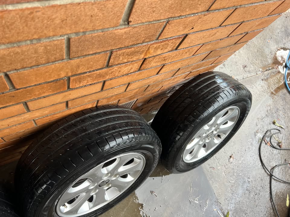 Holden Commodore VE 16" Alloy Wheels with Toyo Tyres