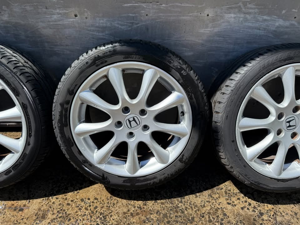 Honda Accord 17” Alloy Wheels with Like New Tyres Set of 5
