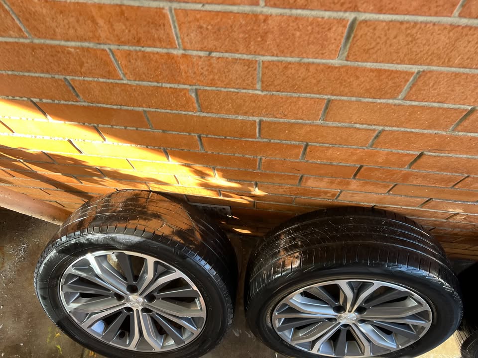 Peugeot 4008 18" Alloy Wheels with Tyres