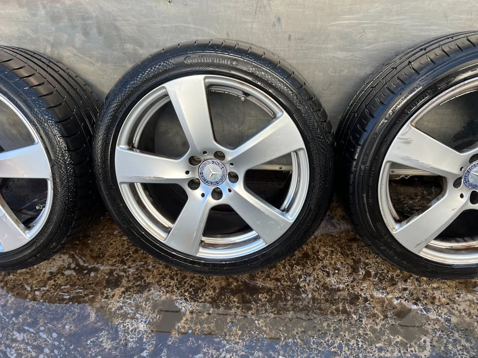 Mercedes Benz 18" Alloy Wheels with Excellent Tyres