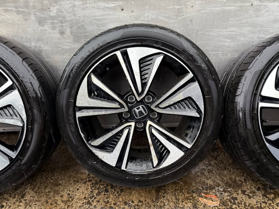 Honda Civic/Accord/HRV 17" Alloy Wheels with Tyres