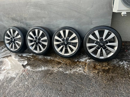 Hyundai 18" Alloy Wheels with Tyres