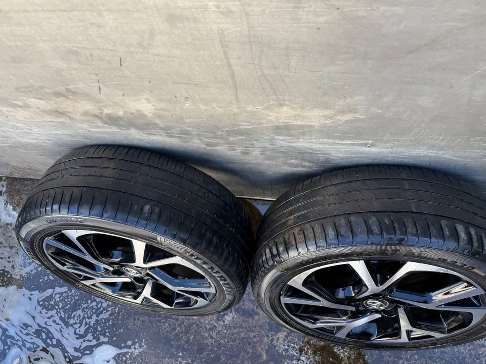 Toyota CH-R 18" Alloy Wheels with Excellent Tyres