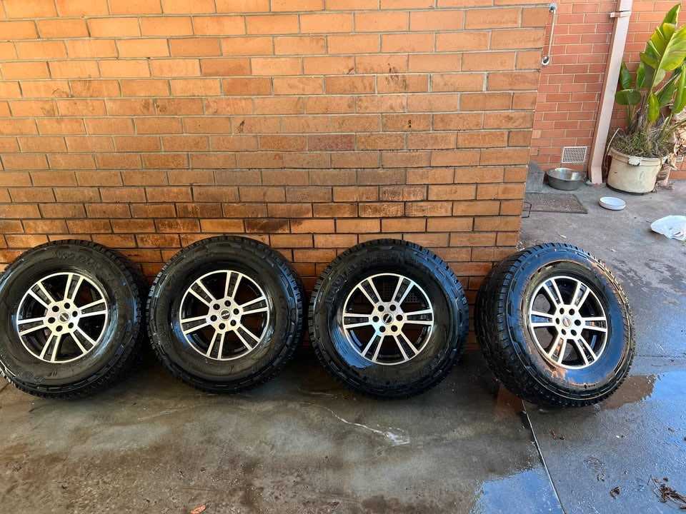 ROH 16" Alloy Wheels with 32" A/T Tyres