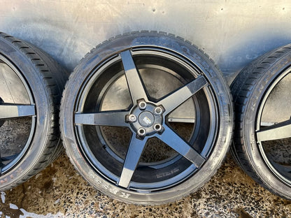 Savini Black Staggered 19" Alloy Wheels with Tyres