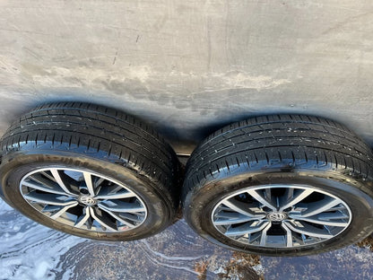 Volkswagen Tiguan 17" Alloy Wheels with Excellent Tyres
