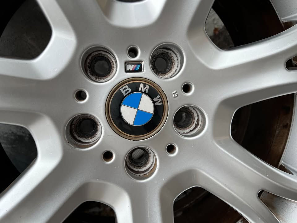 BMW Staggered M Sport 19" Alloy Wheels with Tyres