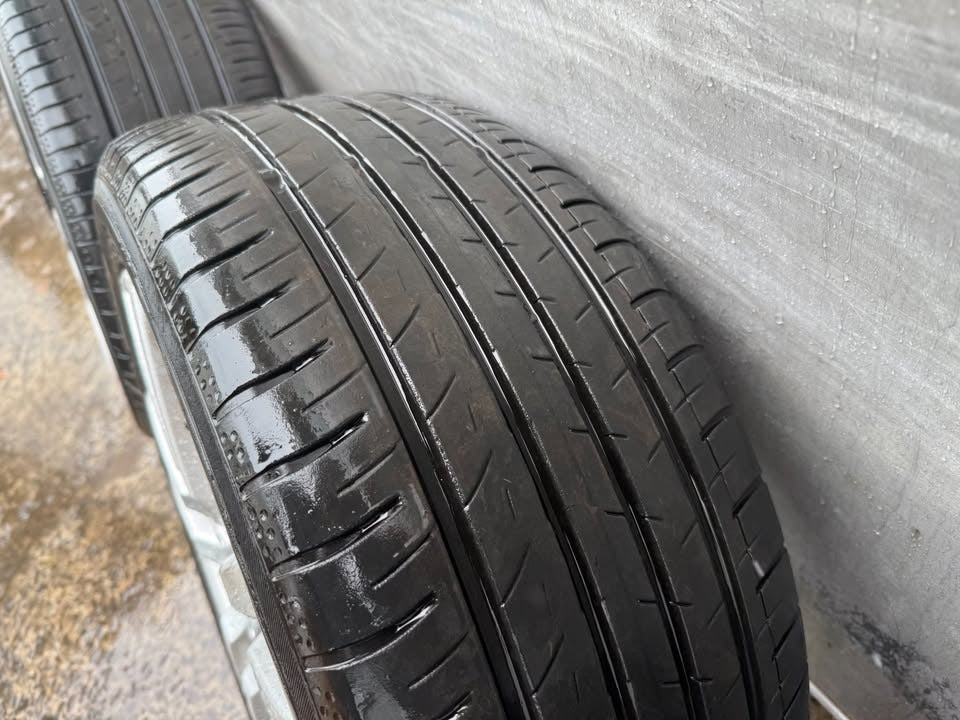 Mercedes Benz Staggered 17" Alloy Wheels with Good Tyres