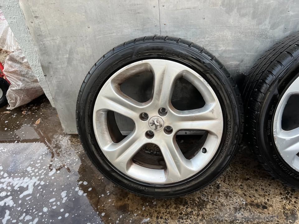 Peugeot 18" Alloy Wheels with Good Tyres