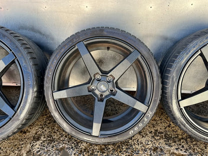 Savini Black Staggered 19" Alloy Wheels with Tyres