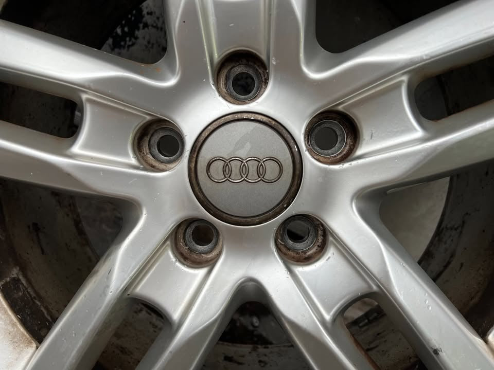 Audi 17" Alloy Wheels with Tyres
